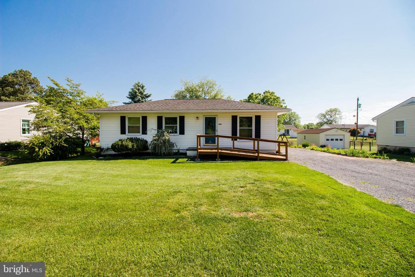 349 MAPLE AVE, TIMBERVILLE, Virginia 22853, 3 Bedrooms Bedrooms, ,1 BathroomBathrooms,Residential,For sale,349 MAPLE AVE,VARO2002292 MLS # VARO2002292