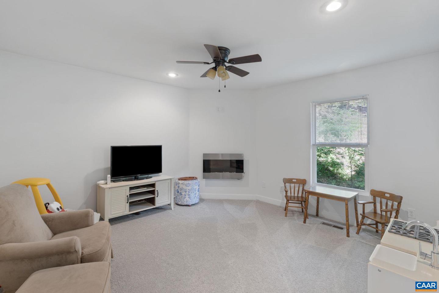 1393 WILLOW LAKE RD, CHARLOTTESVILLE, Virginia 22902, 5 Bedrooms Bedrooms, ,4 BathroomsBathrooms,Residential,For sale,1393 WILLOW LAKE RD,664454 MLS # 664454