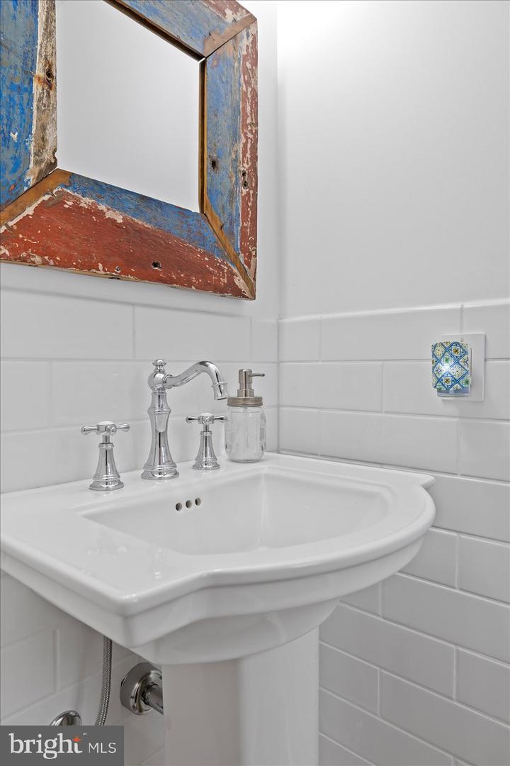 1702 FRANKLIN ST, FREDERICKSBURG, Virginia 22401, 4 Bedrooms Bedrooms, ,3 BathroomsBathrooms,Residential,For sale,1702 FRANKLIN ST,VAFB2008192 MLS # VAFB2008192