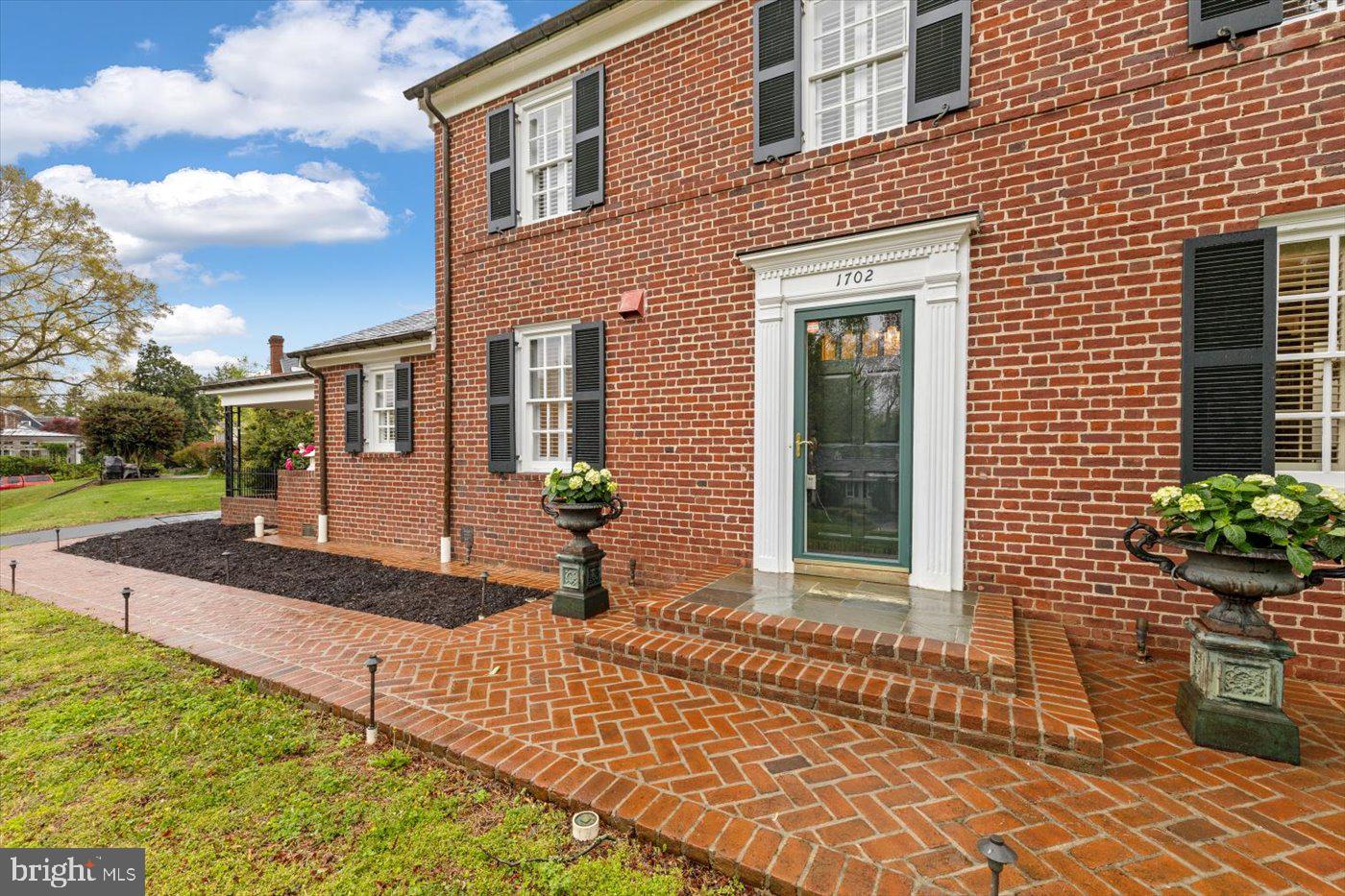 1702 FRANKLIN ST, FREDERICKSBURG, Virginia 22401, 4 Bedrooms Bedrooms, ,3 BathroomsBathrooms,Residential,For sale,1702 FRANKLIN ST,VAFB2008192 MLS # VAFB2008192