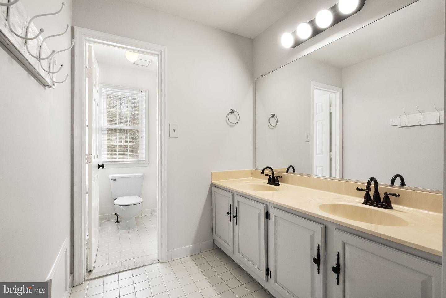 10 SARASOTA DR, STAFFORD, Virginia 22554, 5 Bedrooms Bedrooms, ,3 BathroomsBathrooms,Residential,For sale,10 SARASOTA DR,VAST2038774 MLS # VAST2038774