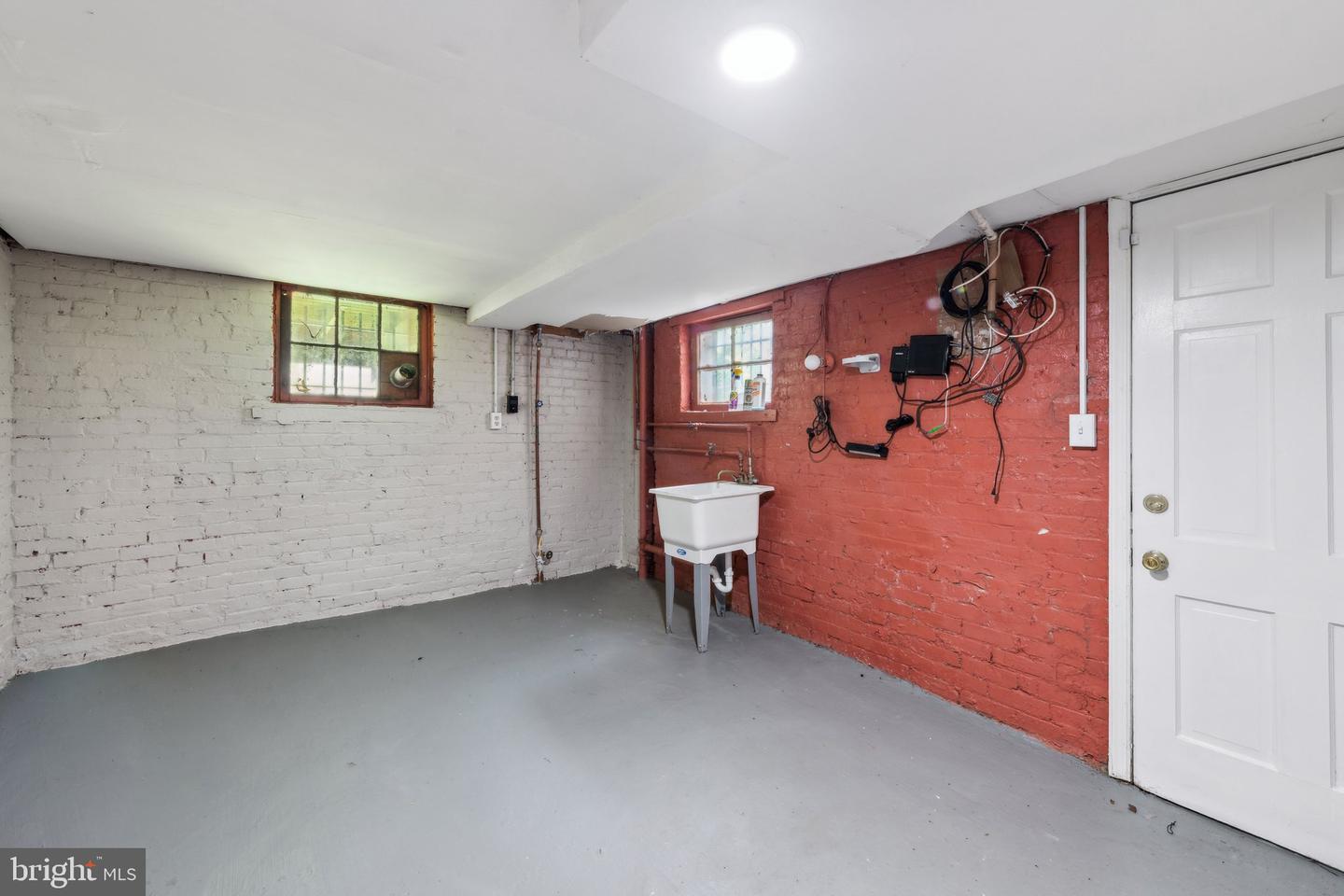 1306 E ST NE, WASHINGTON, District Of Columbia 20002, 3 Bedrooms Bedrooms, ,1 BathroomBathrooms,Residential,For sale,1306 E ST NE,DCDC2187824 MLS # DCDC2187824