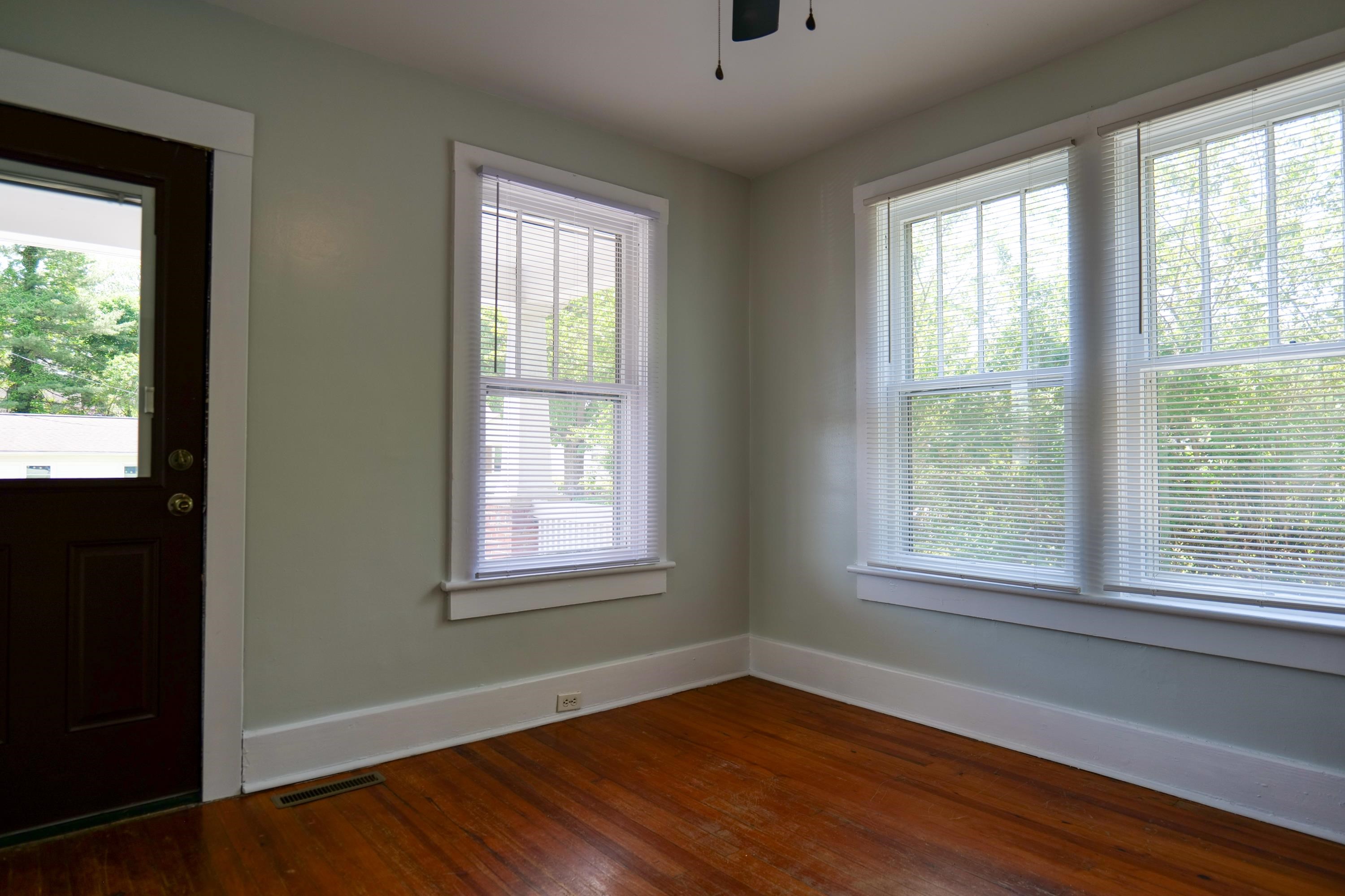 126 PARK BLVD, STAUNTON, Virginia 24401, 2 Bedrooms Bedrooms, ,1 BathroomBathrooms,Residential,126 PARK BLVD,664465 MLS # 664465