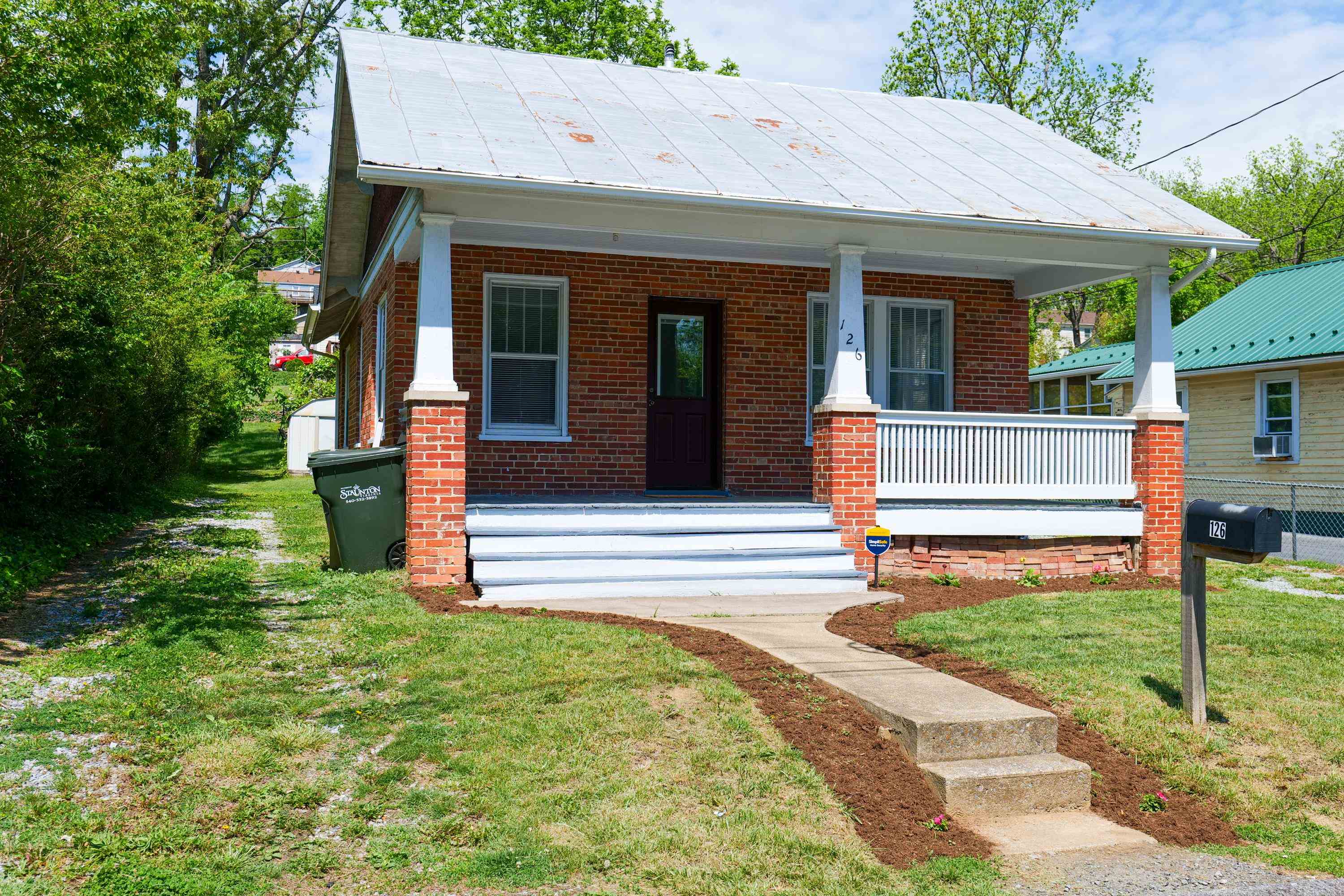 126 PARK BLVD, STAUNTON, Virginia 24401, 2 Bedrooms Bedrooms, ,1 BathroomBathrooms,Residential,126 PARK BLVD,664465 MLS # 664465