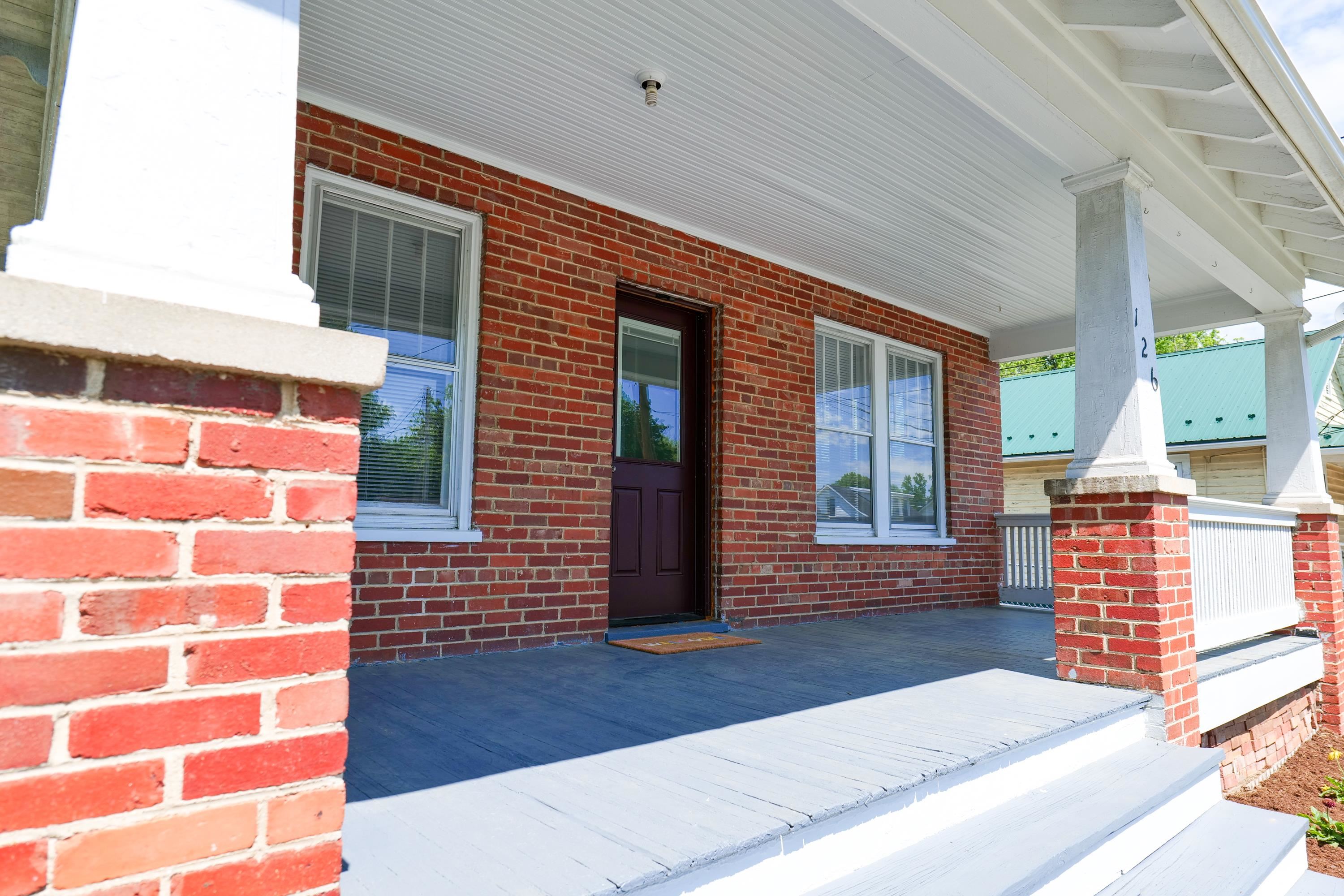 126 PARK BLVD, STAUNTON, Virginia 24401, 2 Bedrooms Bedrooms, ,1 BathroomBathrooms,Residential,126 PARK BLVD,664465 MLS # 664465