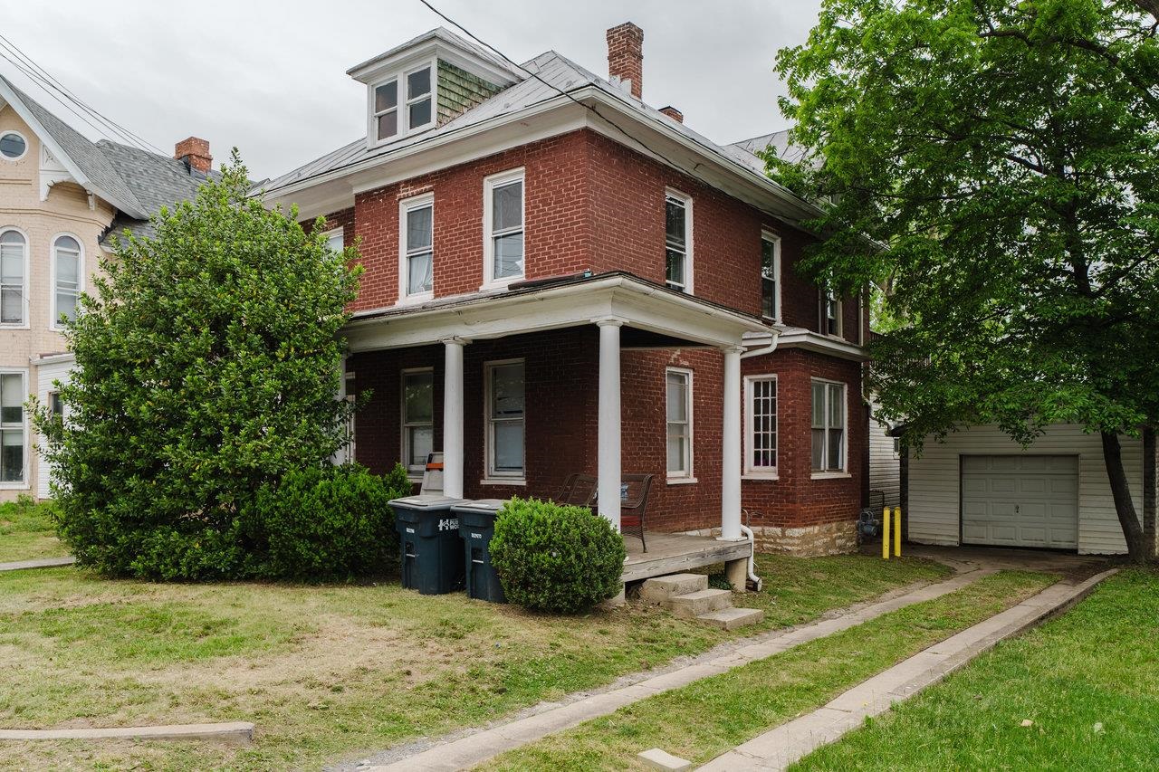 316 NORTH HIGH ST, HARRISONBURG, Virginia 22802, 6 Bedrooms Bedrooms, ,2 BathroomsBathrooms,Residential,316 NORTH HIGH ST,664468 MLS # 664468