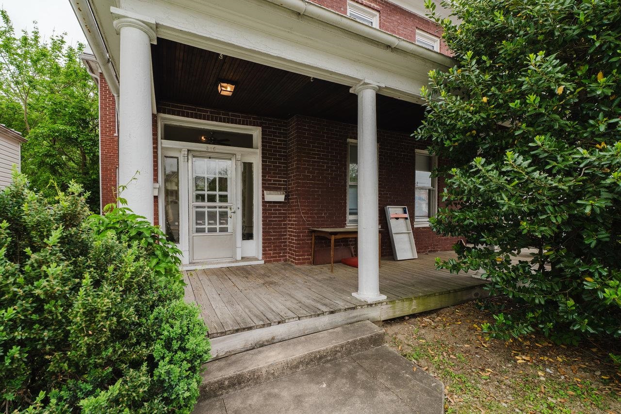 316 NORTH HIGH ST, HARRISONBURG, Virginia 22802, 6 Bedrooms Bedrooms, ,2 BathroomsBathrooms,Residential,316 NORTH HIGH ST,664468 MLS # 664468