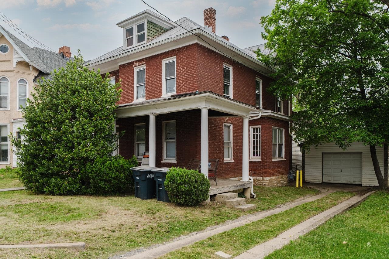 316 NORTH HIGH ST, HARRISONBURG, Virginia 22802, 6 Bedrooms Bedrooms, ,2 BathroomsBathrooms,Residential,316 NORTH HIGH ST,664468 MLS # 664468