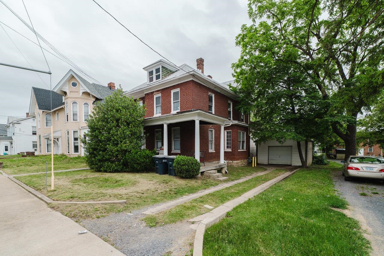 316 NORTH HIGH ST, HARRISONBURG, Virginia 22802, 6 Bedrooms Bedrooms, ,2 BathroomsBathrooms,Residential,316 NORTH HIGH ST,664468 MLS # 664468