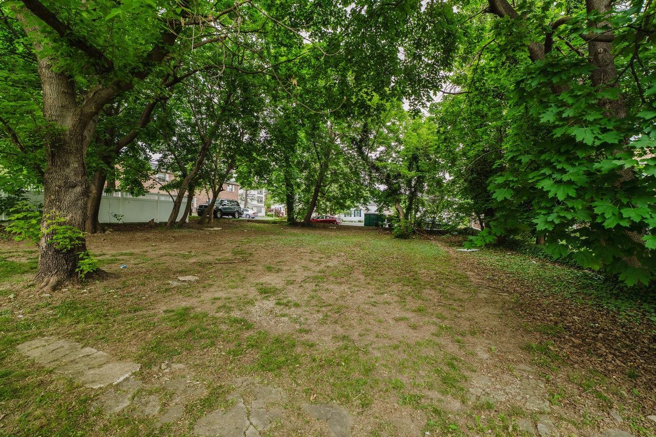 254 W MARKET ST, HARRISONBURG, Virginia 22802, 8 Bedrooms Bedrooms, ,2 BathroomsBathrooms,Residential,254 W MARKET ST,664470 MLS # 664470