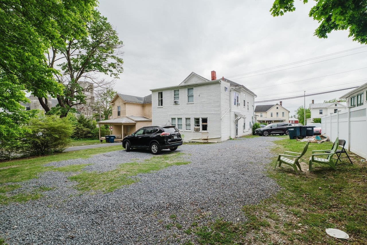 254 W MARKET ST, HARRISONBURG, Virginia 22802, 8 Bedrooms Bedrooms, ,2 BathroomsBathrooms,Residential,254 W MARKET ST,664470 MLS # 664470