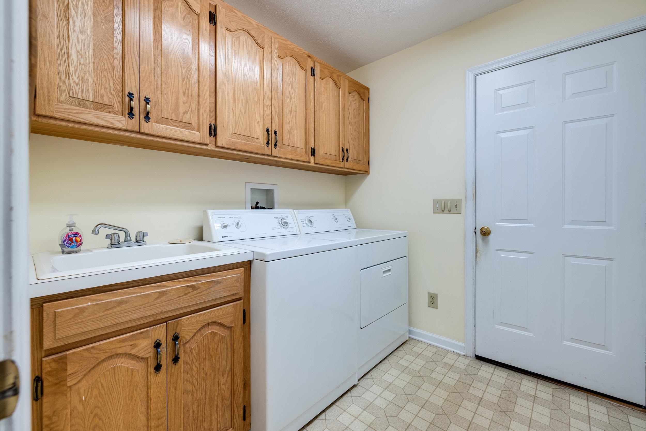 845 QUINCE DR, ROCKINGHAM, Virginia 22801, 3 Bedrooms Bedrooms, ,2 BathroomsBathrooms,Residential,845 QUINCE DR,664480 MLS # 664480