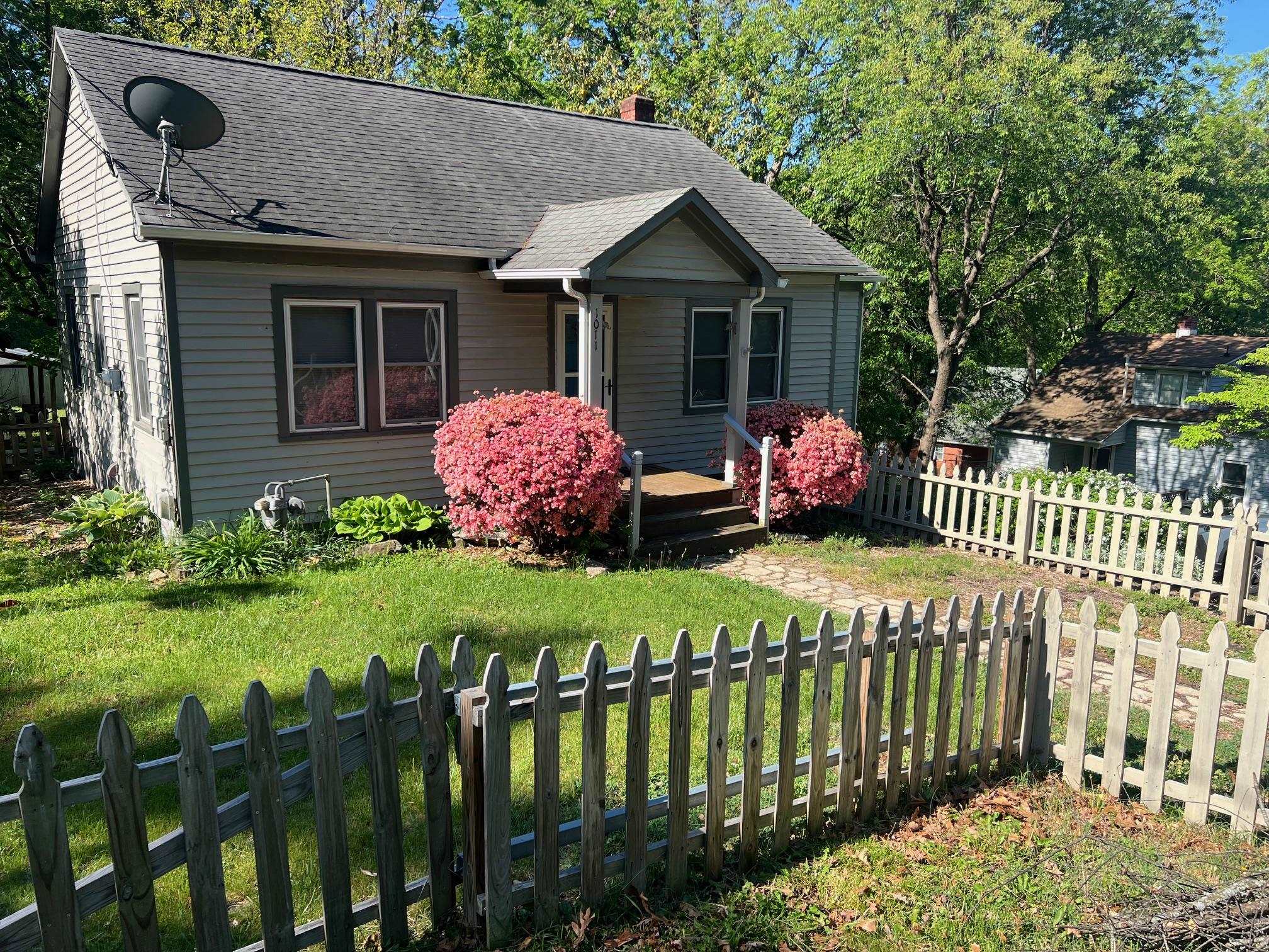 Address not available!, 2 Bedrooms Bedrooms, ,1 BathroomBathrooms,Residential,1011 HEVENER ST,664488 MLS # 664488