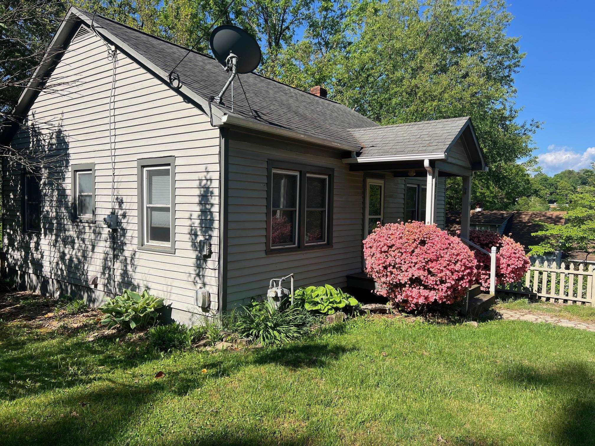 Address not available!, 2 Bedrooms Bedrooms, ,1 BathroomBathrooms,Residential,1011 HEVENER ST,664488 MLS # 664488