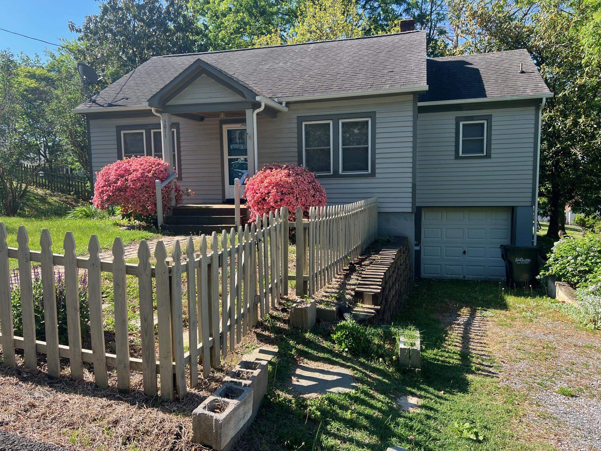 Address not available!, 2 Bedrooms Bedrooms, ,1 BathroomBathrooms,Residential,1011 HEVENER ST,664488 MLS # 664488