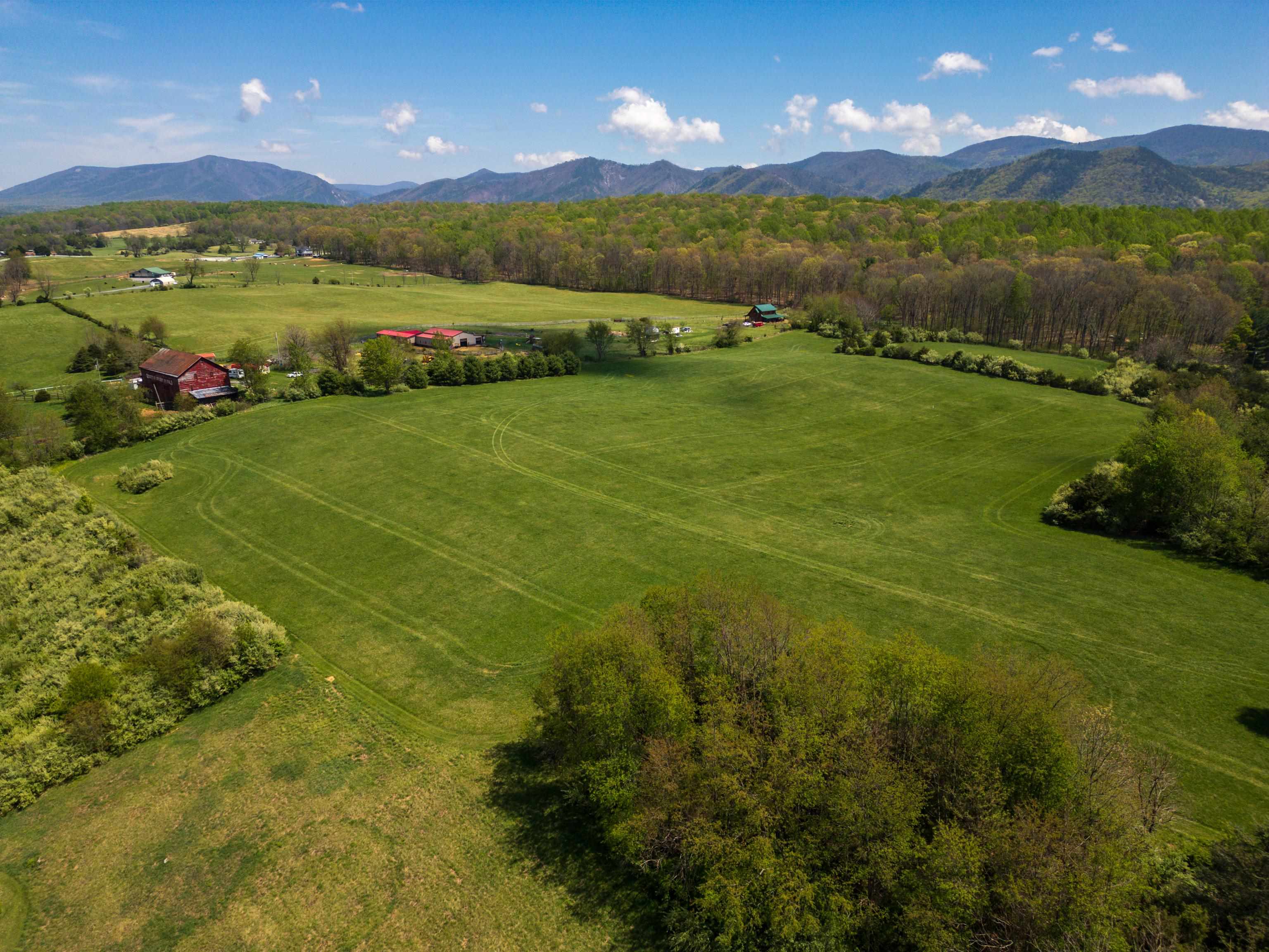 7598 N LEE HWY, RAPHINE, Virginia 24472, 3 Bedrooms Bedrooms, ,2 BathroomsBathrooms,Residential,7598 N LEE HWY,664489 MLS # 664489