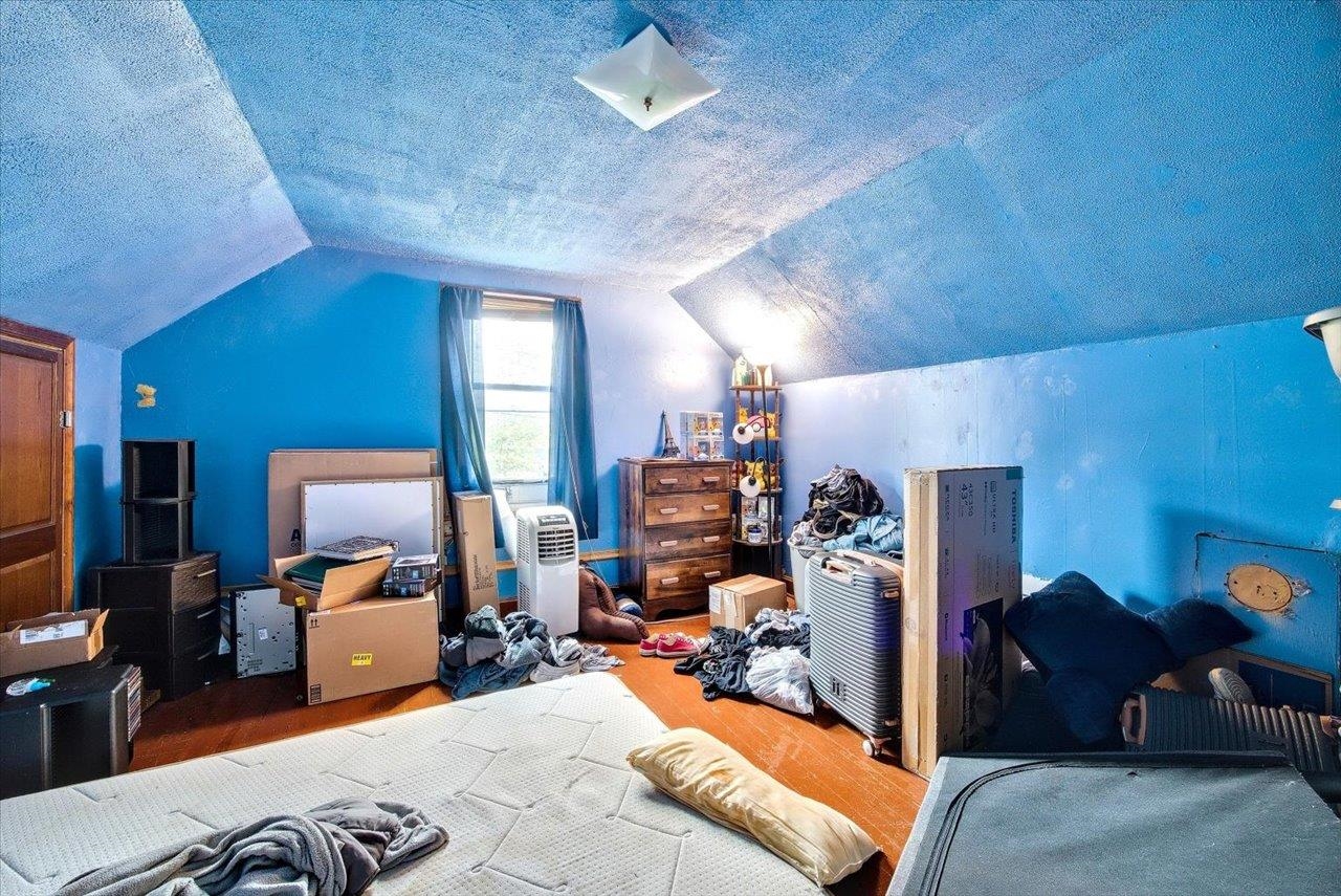 14 E GAY ST, STAUNTON, Virginia 24401, 3 Bedrooms Bedrooms, ,1 BathroomBathrooms,Residential,14 E GAY ST,664490 MLS # 664490