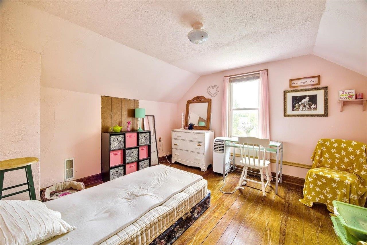 14 E GAY ST, STAUNTON, Virginia 24401, 3 Bedrooms Bedrooms, ,1 BathroomBathrooms,Residential,14 E GAY ST,664490 MLS # 664490
