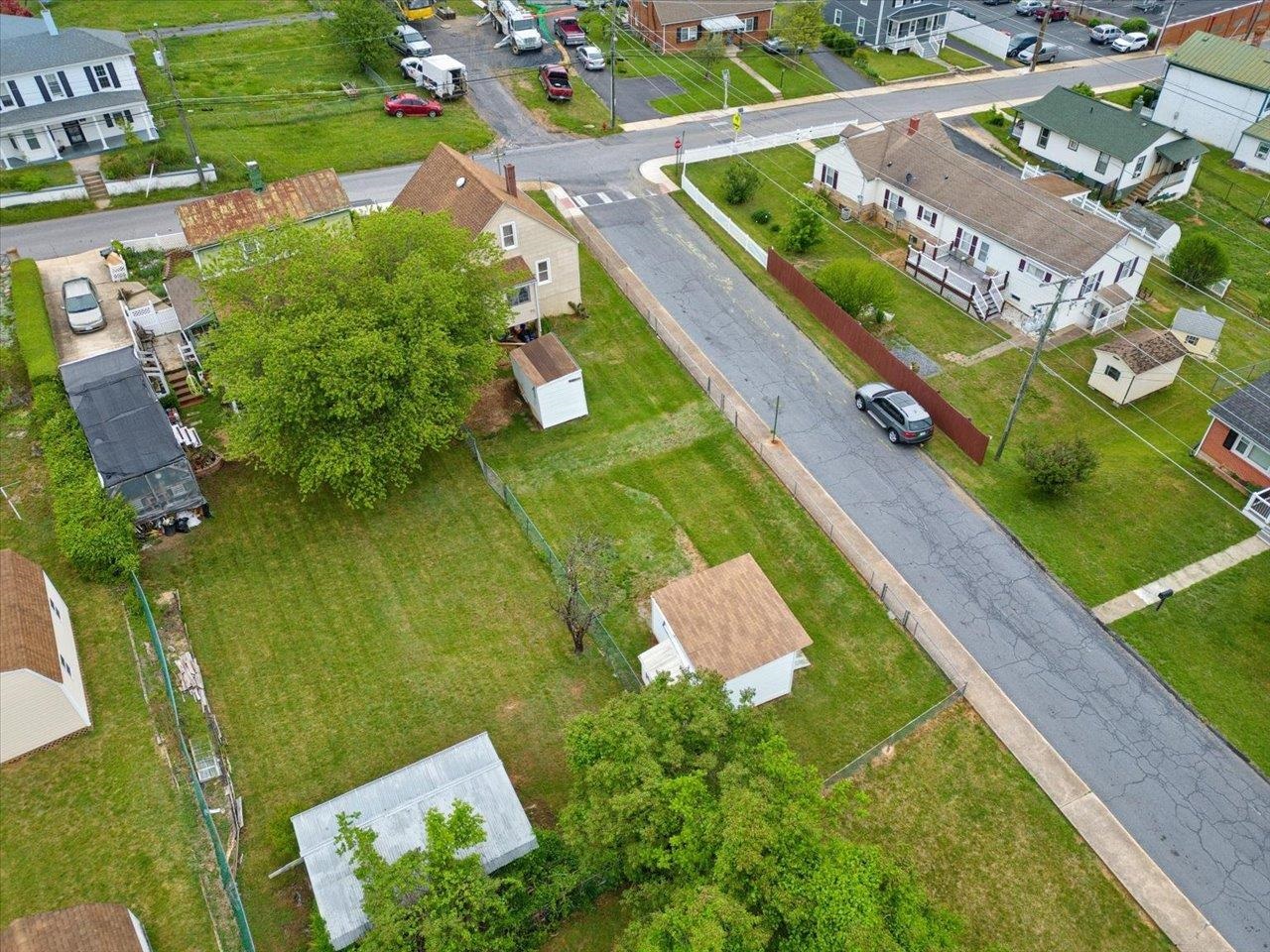14 E GAY ST, STAUNTON, Virginia 24401, 3 Bedrooms Bedrooms, ,1 BathroomBathrooms,Residential,14 E GAY ST,664490 MLS # 664490