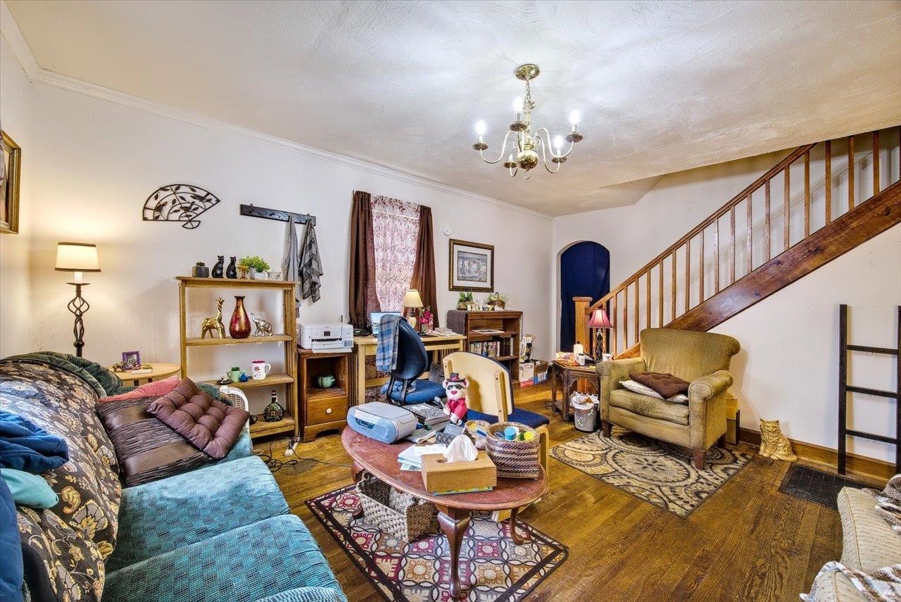 14 E GAY ST, STAUNTON, Virginia 24401, 3 Bedrooms Bedrooms, ,1 BathroomBathrooms,Residential,14 E GAY ST,664490 MLS # 664490