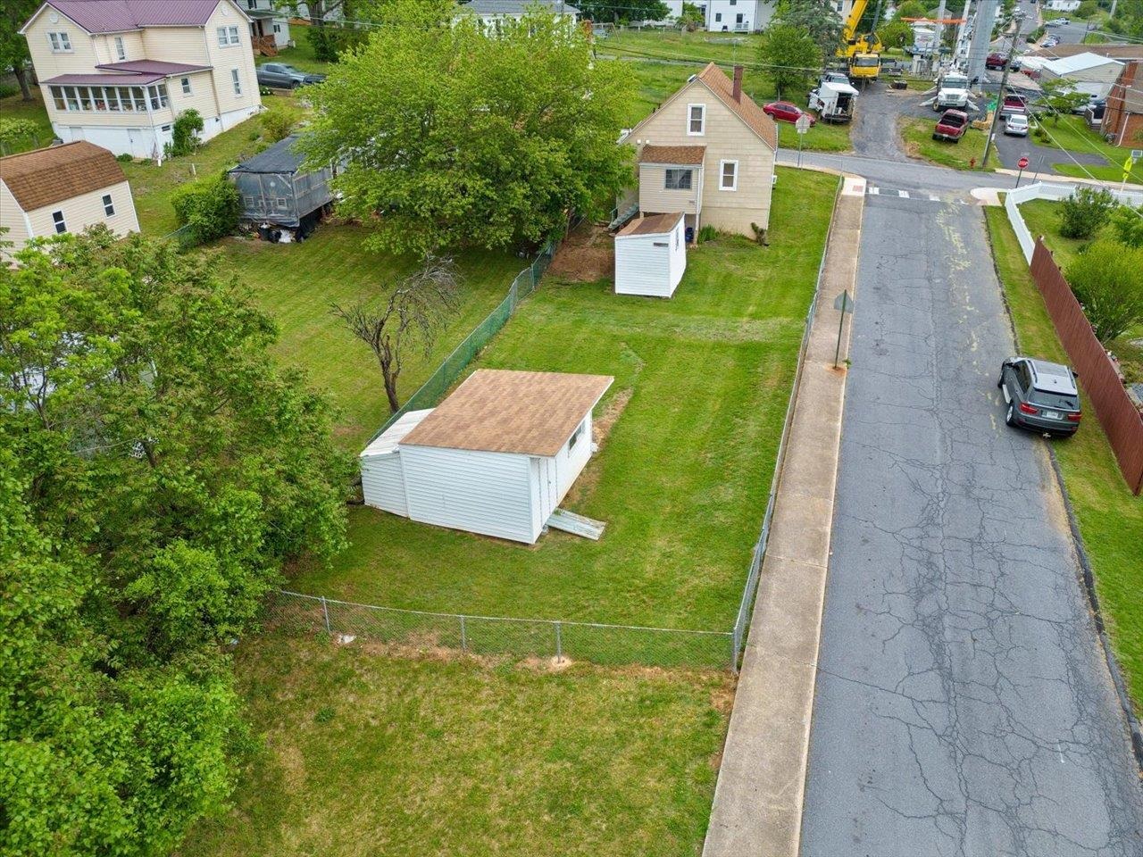 14 E GAY ST, STAUNTON, Virginia 24401, 3 Bedrooms Bedrooms, ,1 BathroomBathrooms,Residential,14 E GAY ST,664490 MLS # 664490