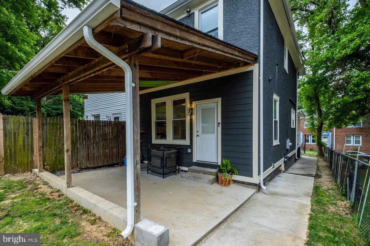 1816 24TH PL SE, WASHINGTON, District Of Columbia 20020, 3 Bedrooms Bedrooms, ,3 BathroomsBathrooms,Residential,For sale,1816 24TH PL SE,DCDC2193282 MLS # DCDC2193282