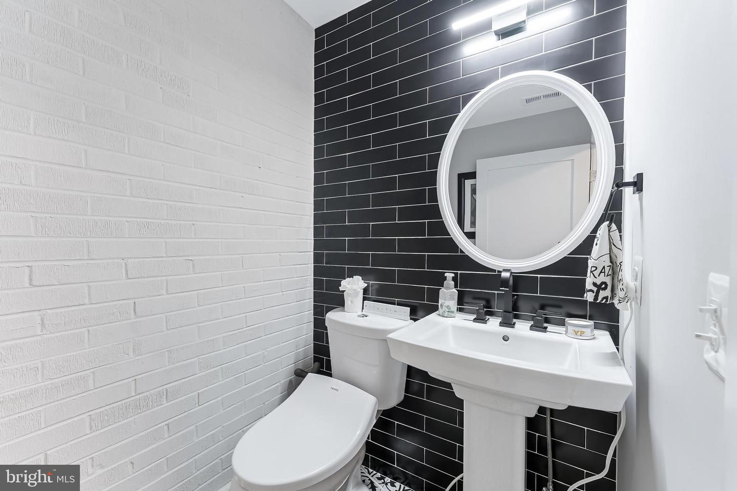 5801 BROOKVIEW DR, ALEXANDRIA, Virginia 22310, 3 Bedrooms Bedrooms, ,2 BathroomsBathrooms,Residential,For sale,5801 BROOKVIEW DR,VAFX2235410 MLS # VAFX2235410