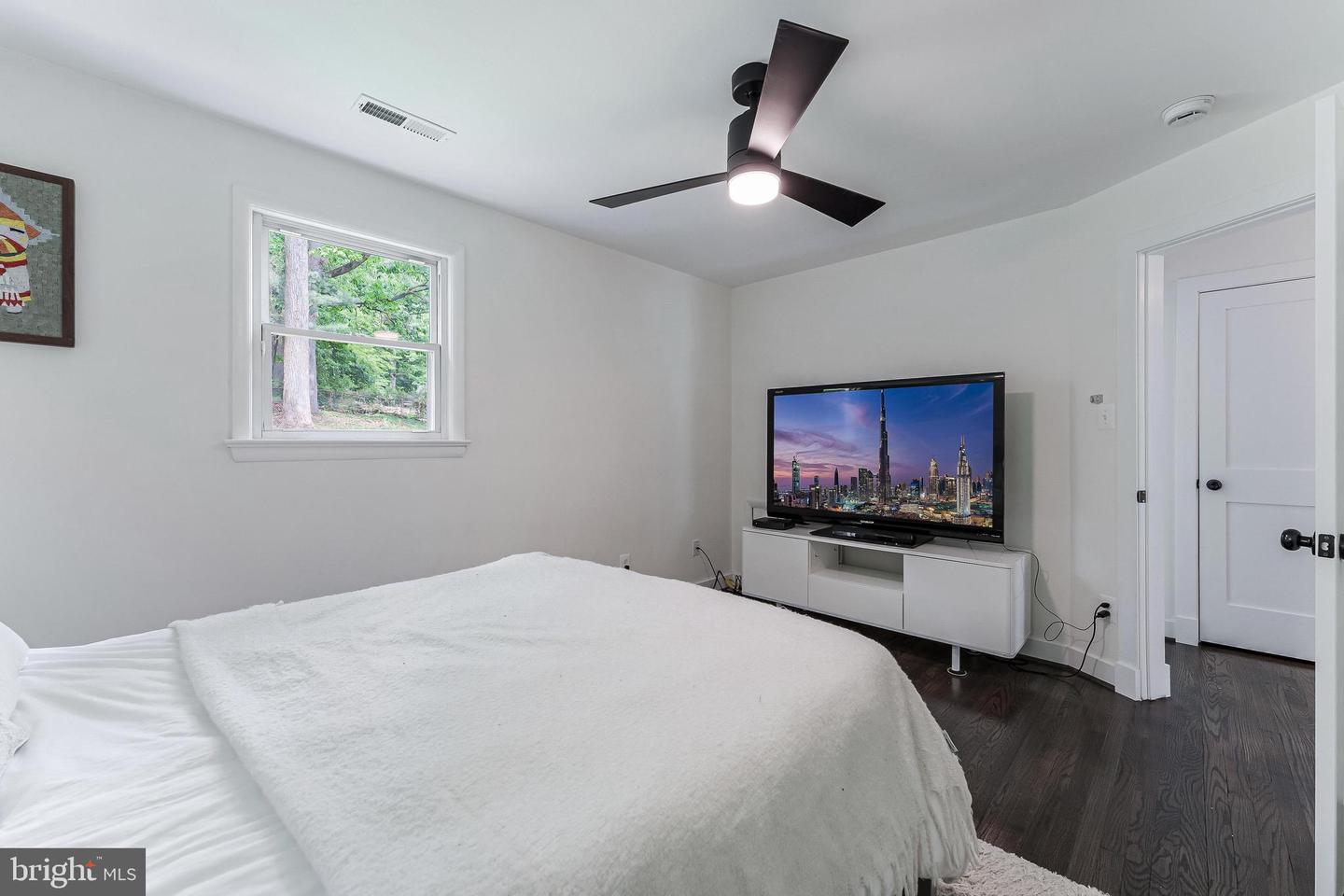 5801 BROOKVIEW DR, ALEXANDRIA, Virginia 22310, 3 Bedrooms Bedrooms, ,2 BathroomsBathrooms,Residential,For sale,5801 BROOKVIEW DR,VAFX2235410 MLS # VAFX2235410