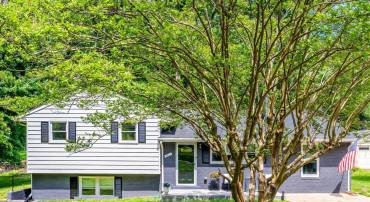 5801 BROOKVIEW DR, ALEXANDRIA, Virginia 22310, 3 Bedrooms Bedrooms, ,2 BathroomsBathrooms,Residential,For sale,5801 BROOKVIEW DR,VAFX2235410 MLS # VAFX2235410
