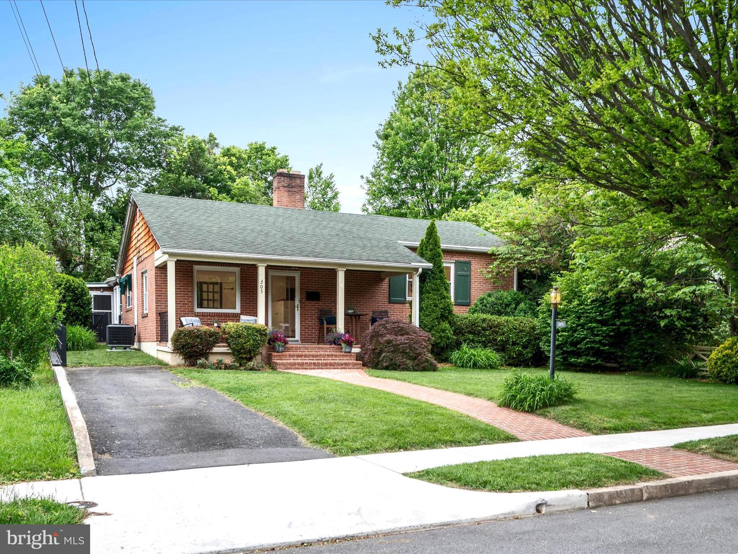 305 W WHITLOCK AVE, WINCHESTER, Virginia 22601, 4 Bedrooms Bedrooms, ,2 BathroomsBathrooms,Residential,For sale,305 W WHITLOCK AVE,VAWI2007610 MLS # VAWI2007610