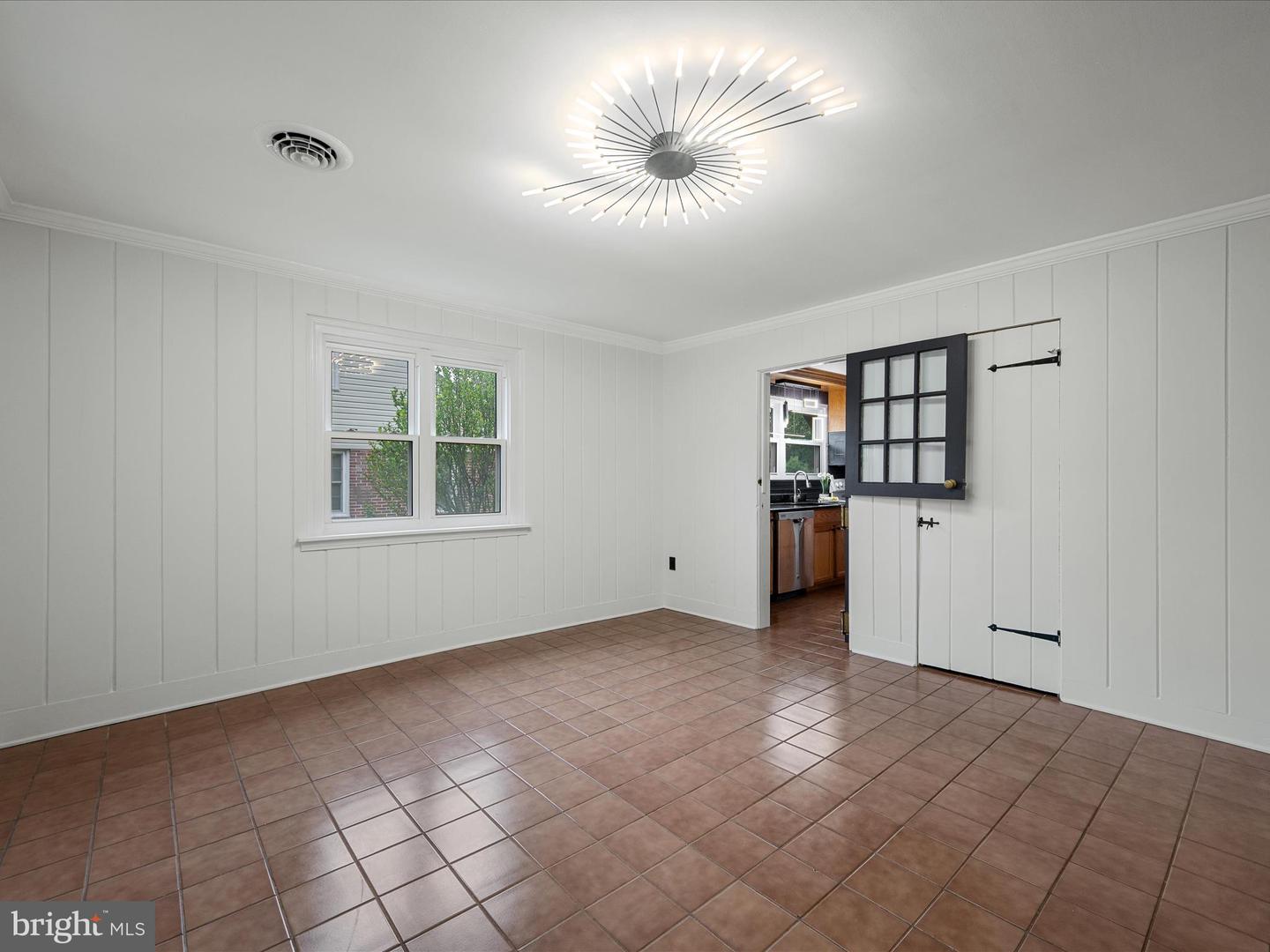 305 W WHITLOCK AVE, WINCHESTER, Virginia 22601, 4 Bedrooms Bedrooms, ,2 BathroomsBathrooms,Residential,For sale,305 W WHITLOCK AVE,VAWI2007610 MLS # VAWI2007610