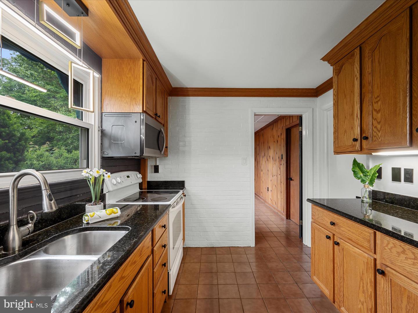 305 W WHITLOCK AVE, WINCHESTER, Virginia 22601, 4 Bedrooms Bedrooms, ,2 BathroomsBathrooms,Residential,For sale,305 W WHITLOCK AVE,VAWI2007610 MLS # VAWI2007610
