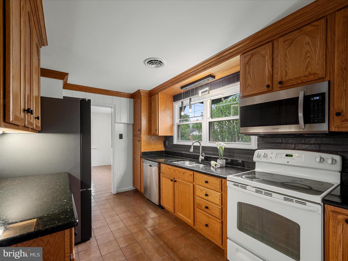 305 W WHITLOCK AVE, WINCHESTER, Virginia 22601, 4 Bedrooms Bedrooms, ,2 BathroomsBathrooms,Residential,For sale,305 W WHITLOCK AVE,VAWI2007610 MLS # VAWI2007610