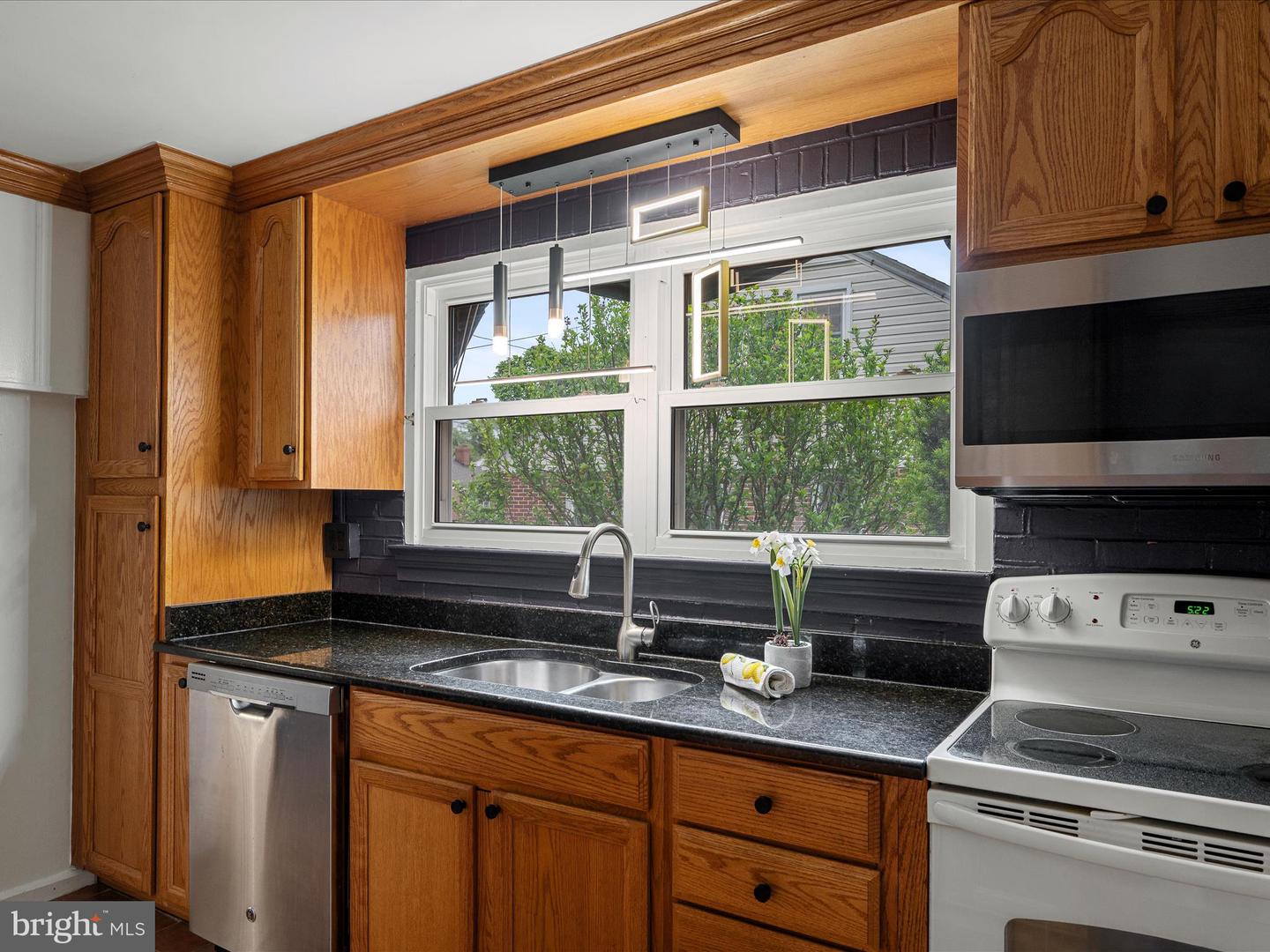 305 W WHITLOCK AVE, WINCHESTER, Virginia 22601, 4 Bedrooms Bedrooms, ,2 BathroomsBathrooms,Residential,For sale,305 W WHITLOCK AVE,VAWI2007610 MLS # VAWI2007610