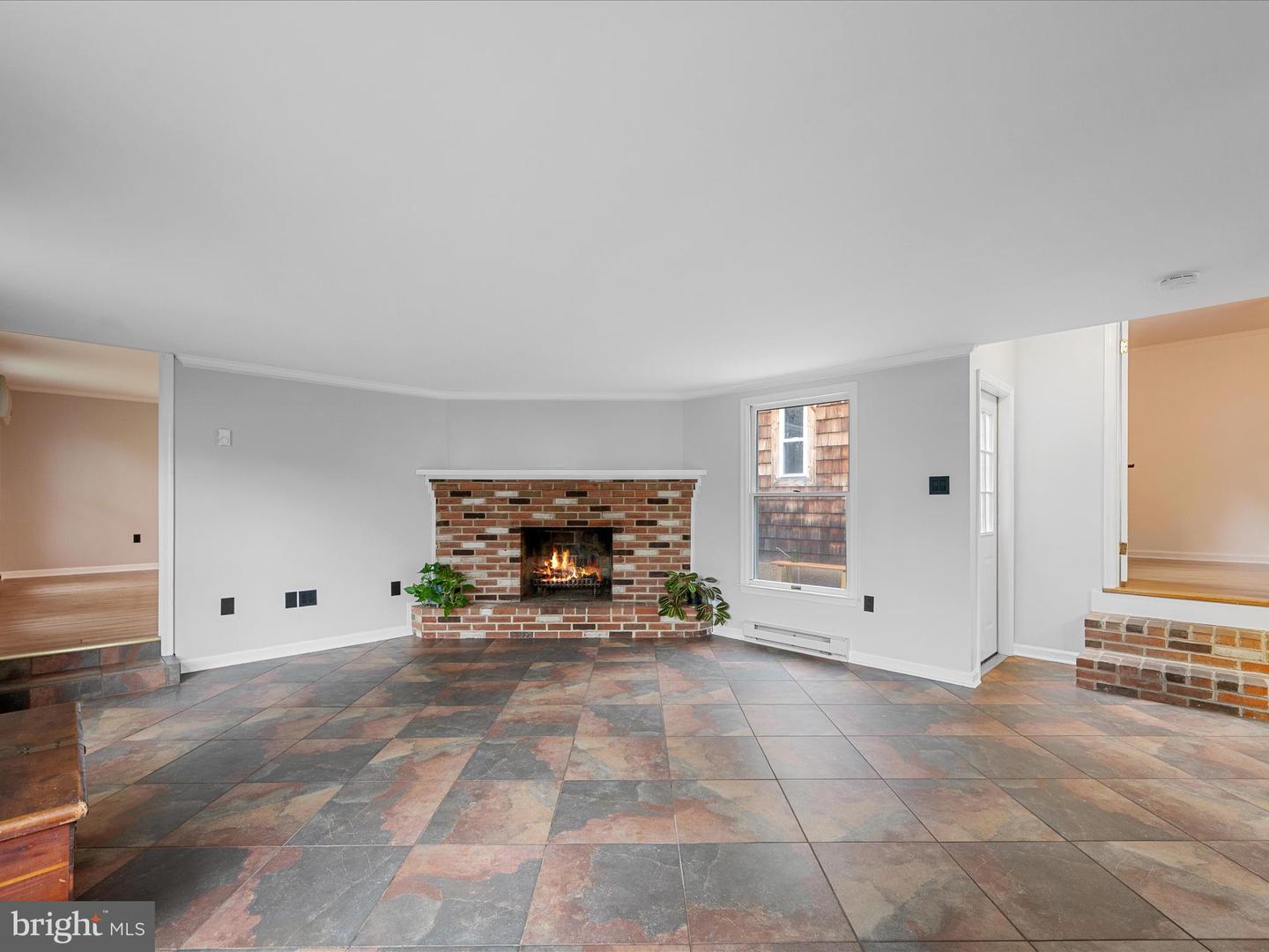 305 W WHITLOCK AVE, WINCHESTER, Virginia 22601, 4 Bedrooms Bedrooms, ,2 BathroomsBathrooms,Residential,For sale,305 W WHITLOCK AVE,VAWI2007610 MLS # VAWI2007610