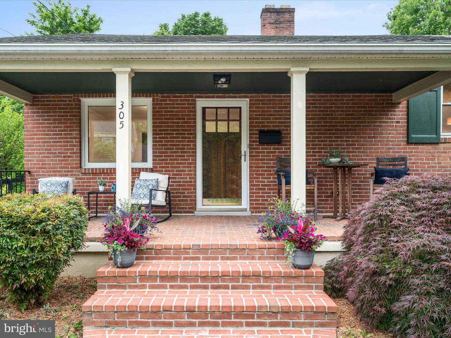 305 W WHITLOCK AVE, WINCHESTER, Virginia 22601, 4 Bedrooms Bedrooms, ,2 BathroomsBathrooms,Residential,For sale,305 W WHITLOCK AVE,VAWI2007610 MLS # VAWI2007610