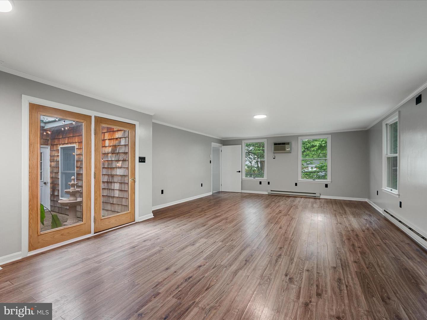 305 W WHITLOCK AVE, WINCHESTER, Virginia 22601, 4 Bedrooms Bedrooms, ,2 BathroomsBathrooms,Residential,For sale,305 W WHITLOCK AVE,VAWI2007610 MLS # VAWI2007610
