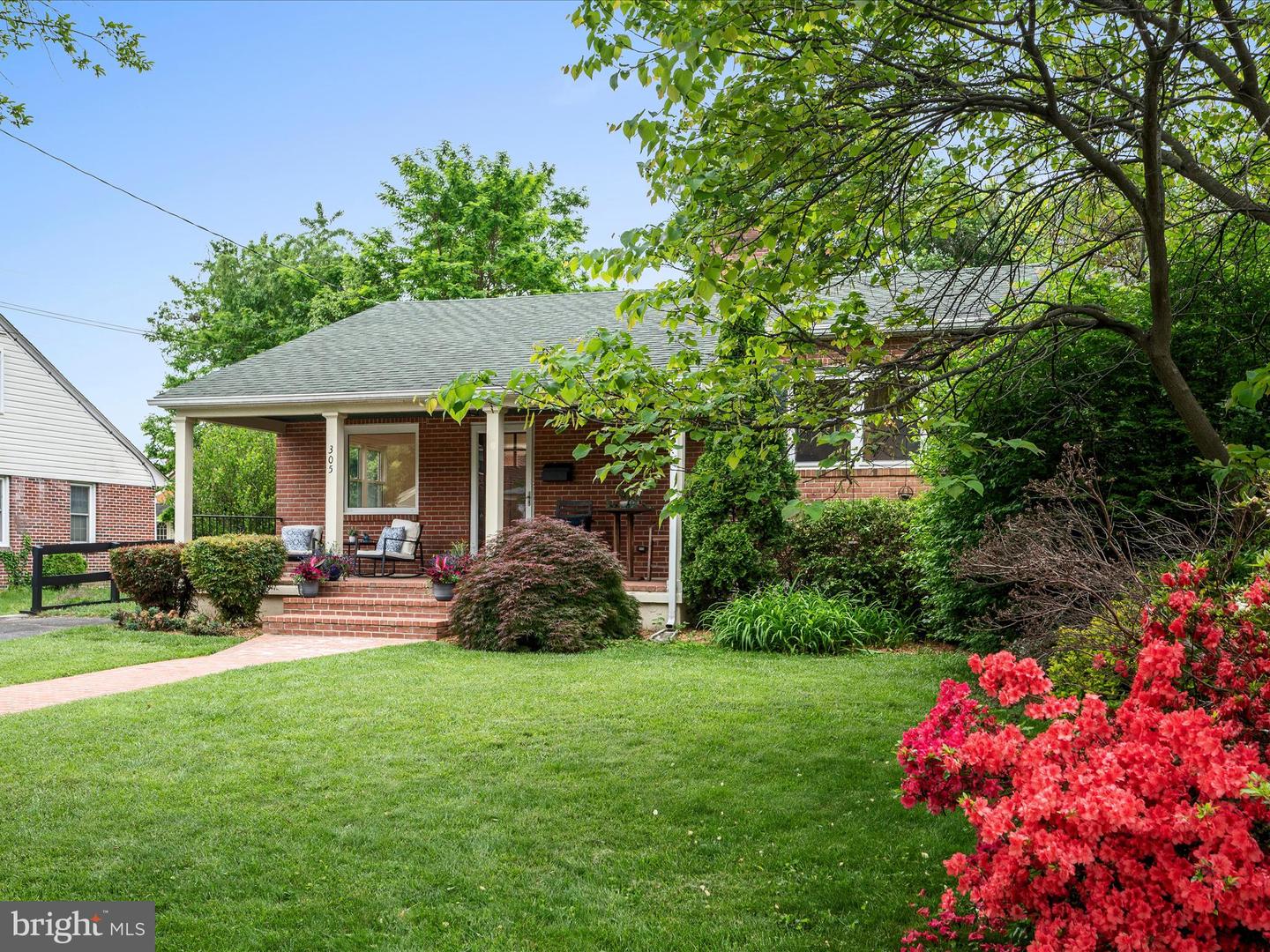 305 W WHITLOCK AVE, WINCHESTER, Virginia 22601, 4 Bedrooms Bedrooms, ,2 BathroomsBathrooms,Residential,For sale,305 W WHITLOCK AVE,VAWI2007610 MLS # VAWI2007610