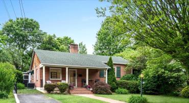 305 W WHITLOCK AVE, WINCHESTER, Virginia 22601, 4 Bedrooms Bedrooms, ,2 BathroomsBathrooms,Residential,For sale,305 W WHITLOCK AVE,VAWI2007610 MLS # VAWI2007610