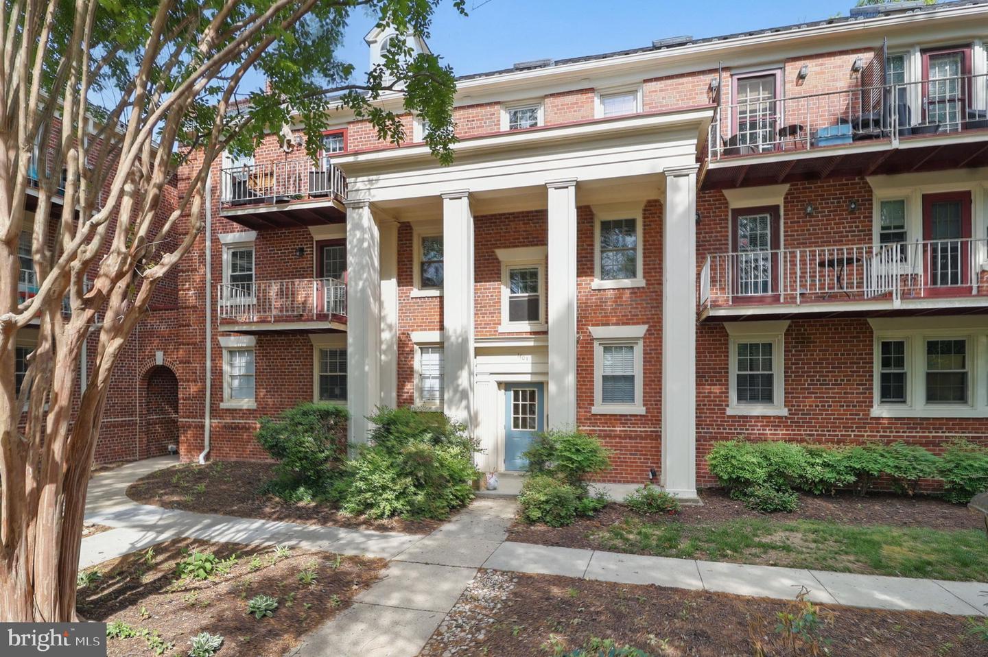 1403 E ABINGDON DR E #3, ALEXANDRIA, Virginia 22314, 1 Bedroom Bedrooms, ,1 BathroomBathrooms,Residential,For sale,1403 E ABINGDON DR E #3,VAAX2044848 MLS # VAAX2044848