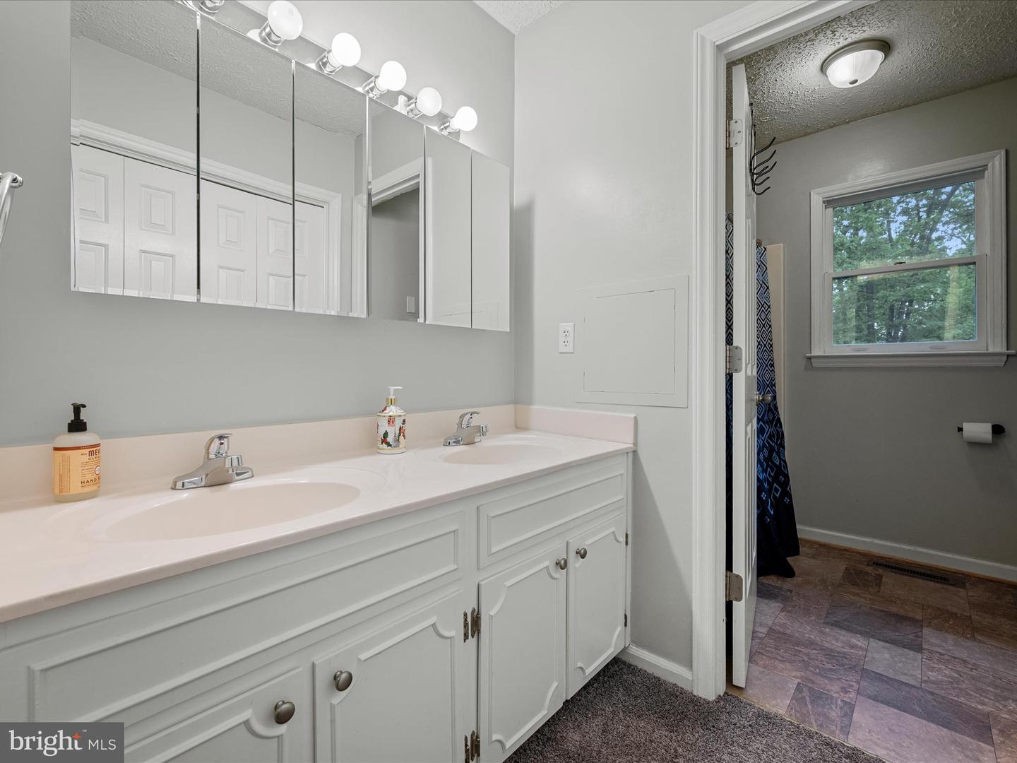 649 ULYSSES WAY, LINDEN, Virginia 22642, 3 Bedrooms Bedrooms, ,2 BathroomsBathrooms,Residential,For sale,649 ULYSSES WAY,VAWR2011098 MLS # VAWR2011098