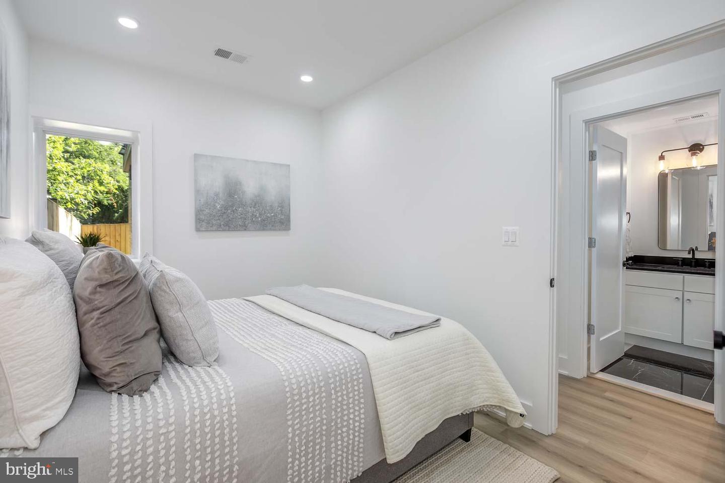 426 MANOR PL NW #1, WASHINGTON, District Of Columbia 20010, 2 Bedrooms Bedrooms, ,2 BathroomsBathrooms,Residential,For sale,426 MANOR PL NW #1,DCDC2199534 MLS # DCDC2199534