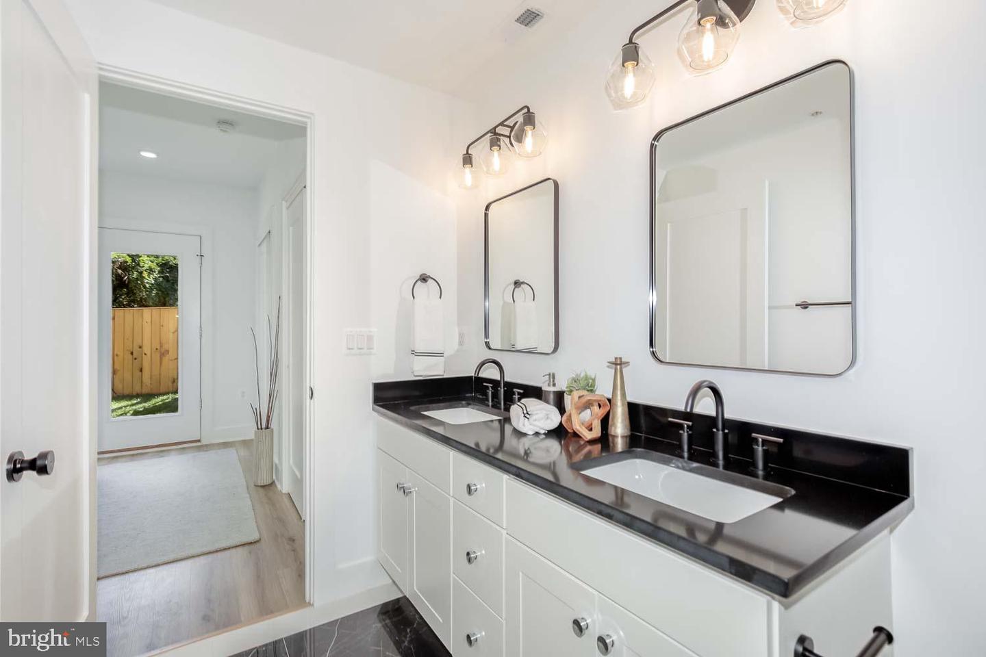 426 MANOR PL NW #1, WASHINGTON, District Of Columbia 20010, 2 Bedrooms Bedrooms, ,2 BathroomsBathrooms,Residential,For sale,426 MANOR PL NW #1,DCDC2199534 MLS # DCDC2199534