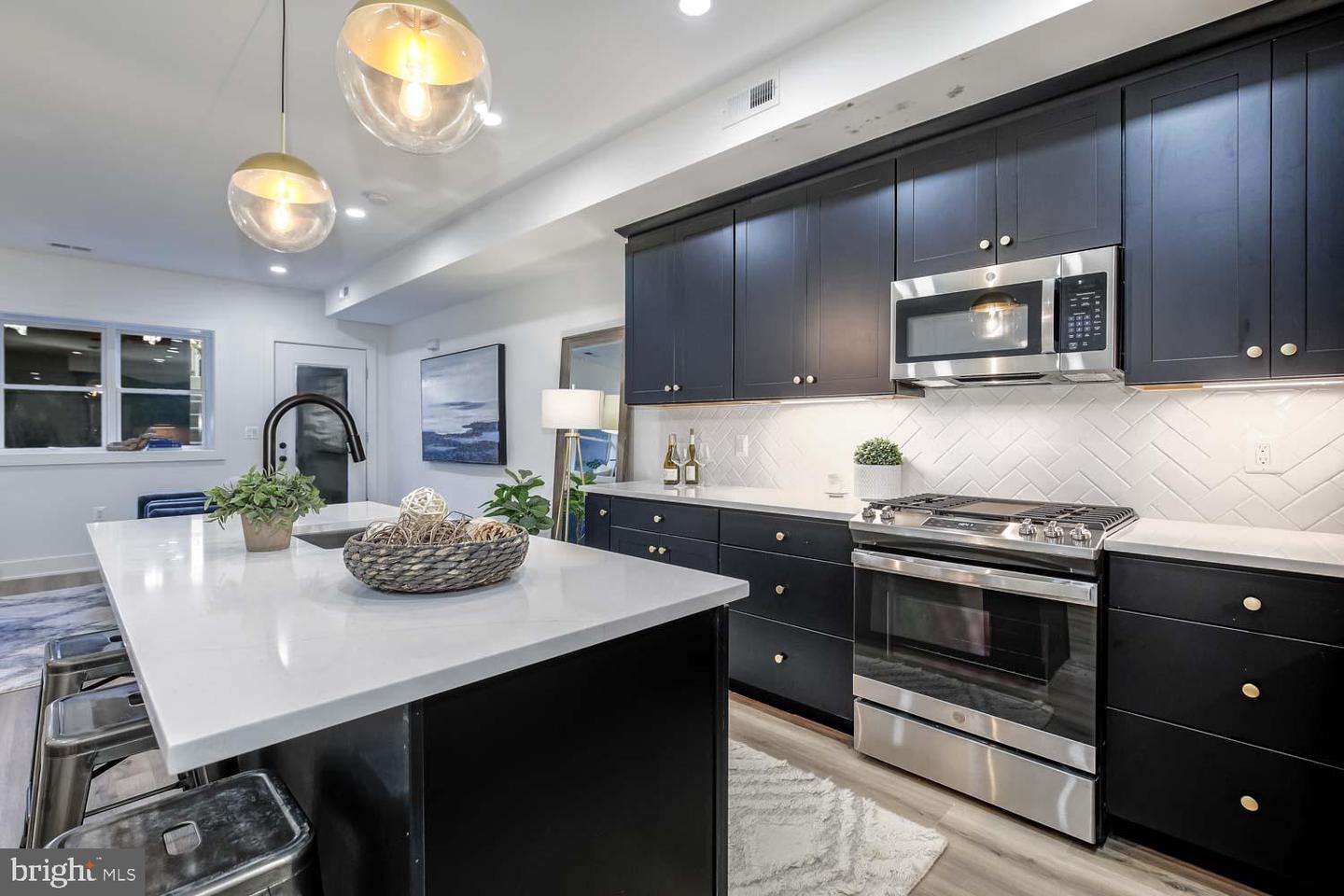 426 MANOR PL NW #1, WASHINGTON, District Of Columbia 20010, 2 Bedrooms Bedrooms, ,2 BathroomsBathrooms,Residential,For sale,426 MANOR PL NW #1,DCDC2199534 MLS # DCDC2199534