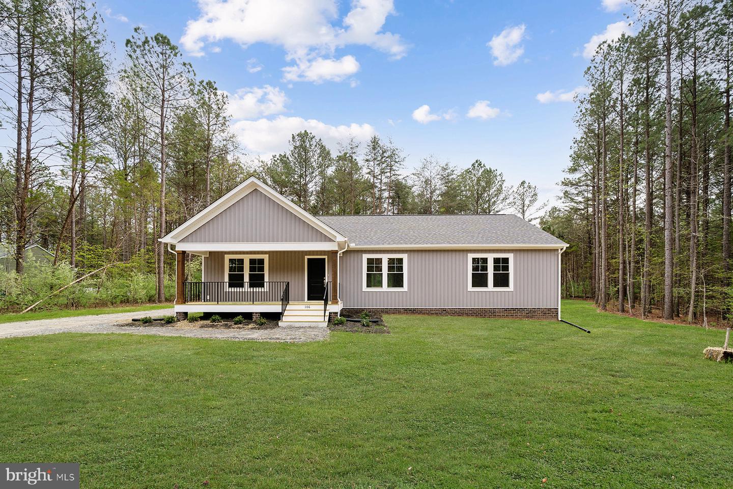 106 E SUNRISE DR, WARSAW, Virginia 22572, 3 Bedrooms Bedrooms, 8 Rooms Rooms,2 BathroomsBathrooms,Residential,For sale,106 E SUNRISE DR,VARV2000500 MLS # VARV2000500