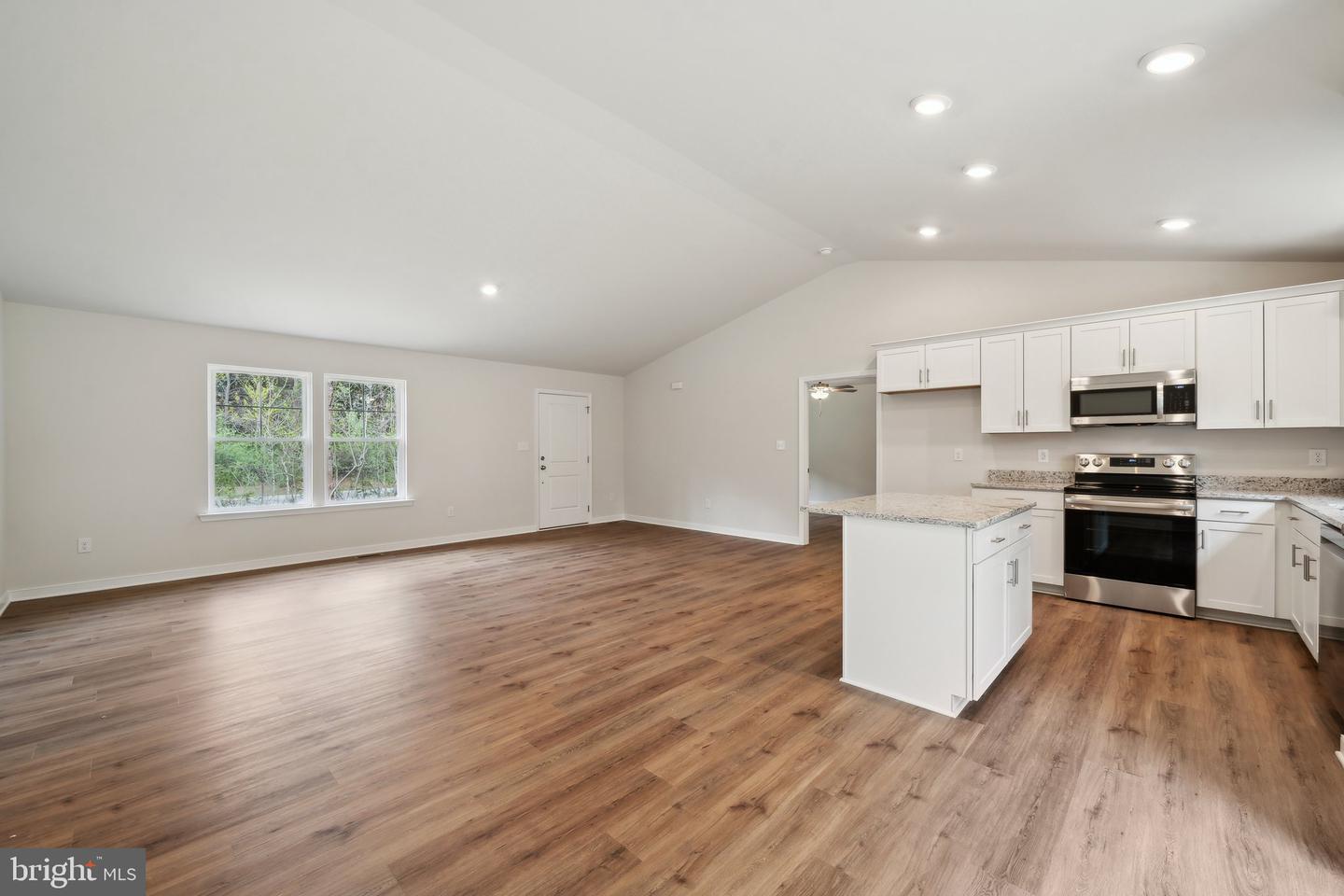 106 E SUNRISE DR, WARSAW, Virginia 22572, 3 Bedrooms Bedrooms, 8 Rooms Rooms,2 BathroomsBathrooms,Residential,For sale,106 E SUNRISE DR,VARV2000500 MLS # VARV2000500