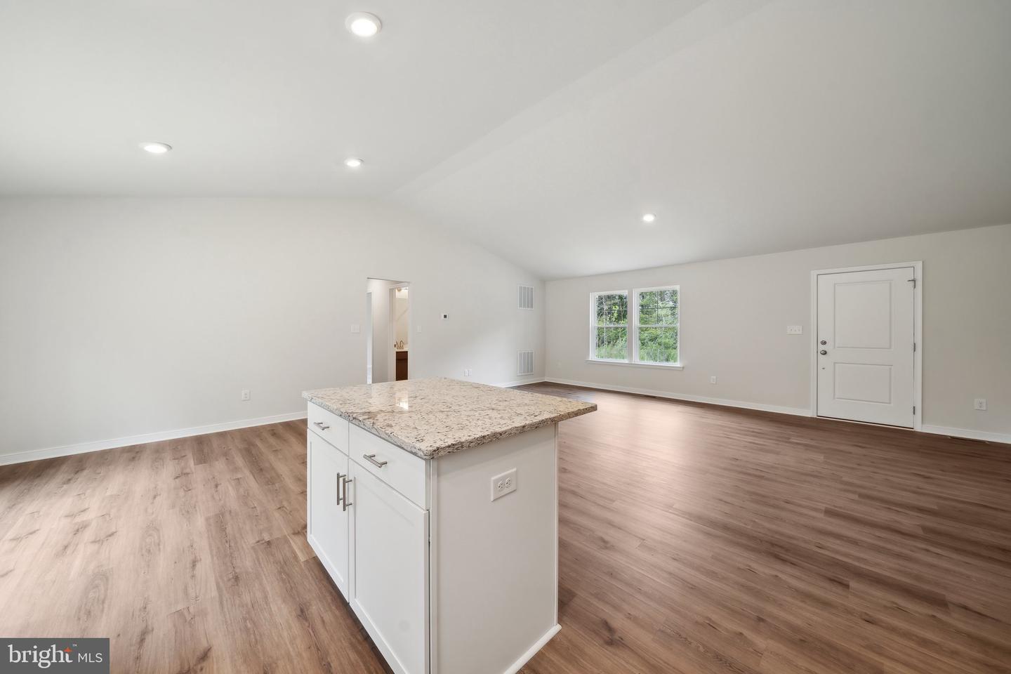 106 E SUNRISE DR, WARSAW, Virginia 22572, 3 Bedrooms Bedrooms, 8 Rooms Rooms,2 BathroomsBathrooms,Residential,For sale,106 E SUNRISE DR,VARV2000500 MLS # VARV2000500
