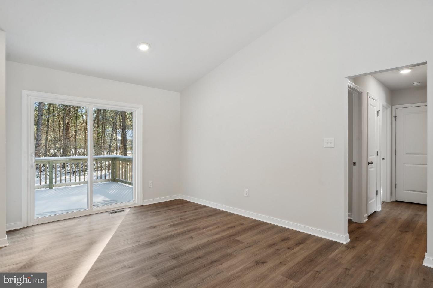 106 E SUNRISE DR, WARSAW, Virginia 22572, 3 Bedrooms Bedrooms, 8 Rooms Rooms,2 BathroomsBathrooms,Residential,For sale,106 E SUNRISE DR,VARV2000500 MLS # VARV2000500