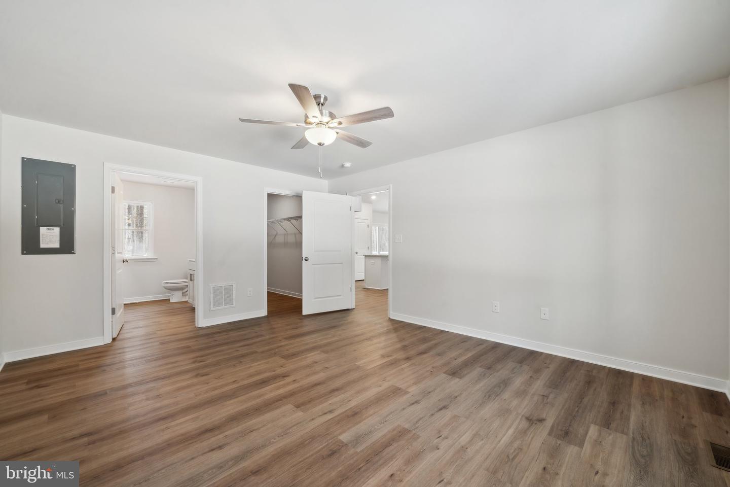 106 E SUNRISE DR, WARSAW, Virginia 22572, 3 Bedrooms Bedrooms, 8 Rooms Rooms,2 BathroomsBathrooms,Residential,For sale,106 E SUNRISE DR,VARV2000500 MLS # VARV2000500