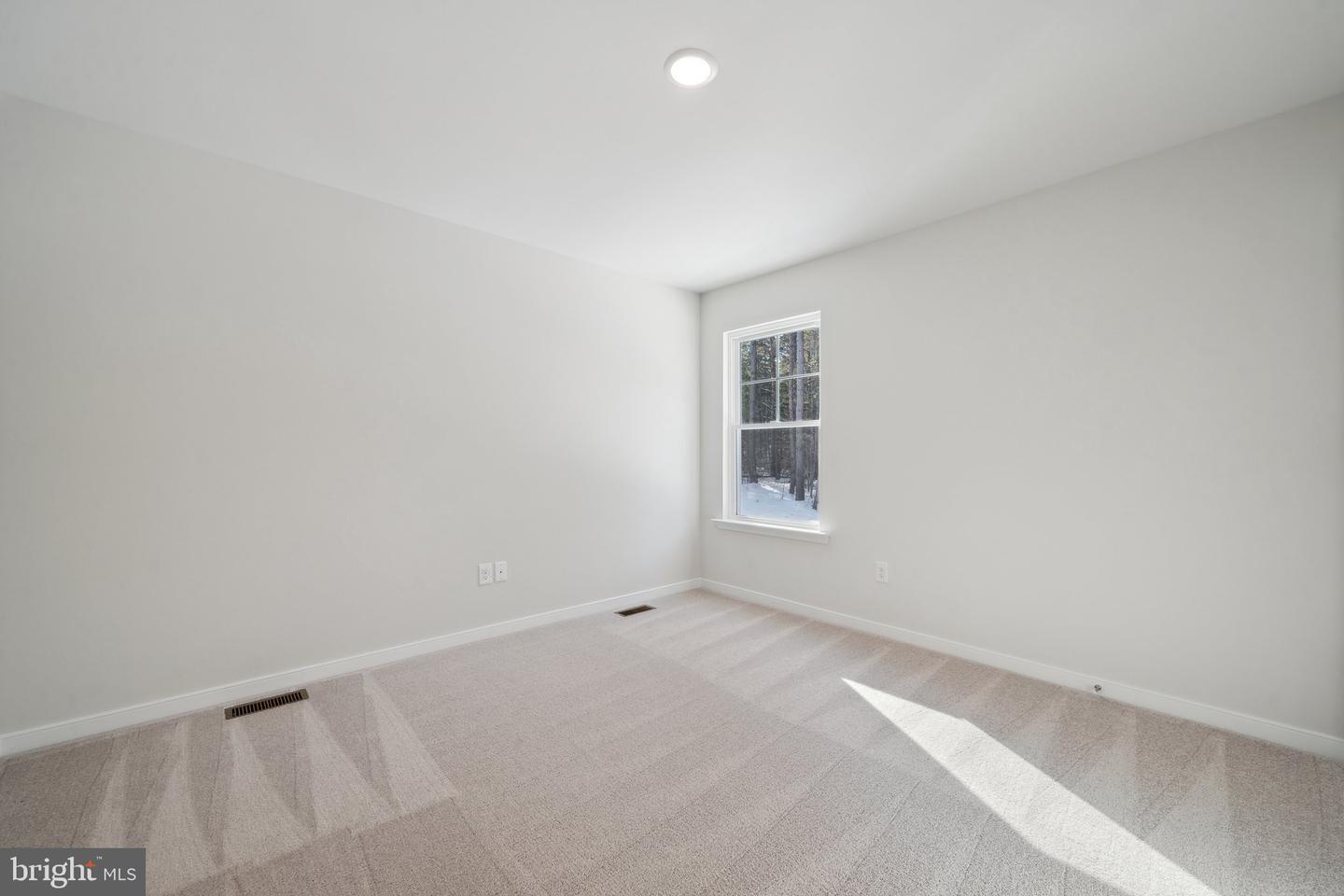 106 E SUNRISE DR, WARSAW, Virginia 22572, 3 Bedrooms Bedrooms, 8 Rooms Rooms,2 BathroomsBathrooms,Residential,For sale,106 E SUNRISE DR,VARV2000500 MLS # VARV2000500